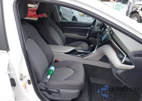 2018 Toyota Camry Le из США, поврежденный, VIN 4T1B11HK7JU089380